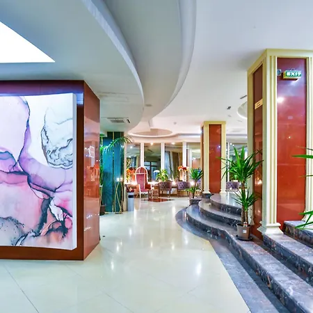 Royal By Euxin Hotell