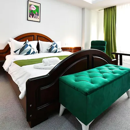 Royal By Euxin Hotell