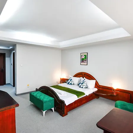 Royal By Euxin Hotel 3*