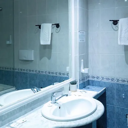 Royal By Euxin Hotel 3*