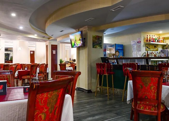 ホテル Royal By Euxin 3*