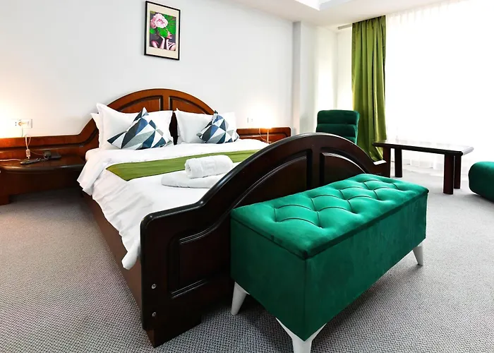 Royal By Euxin 호텔